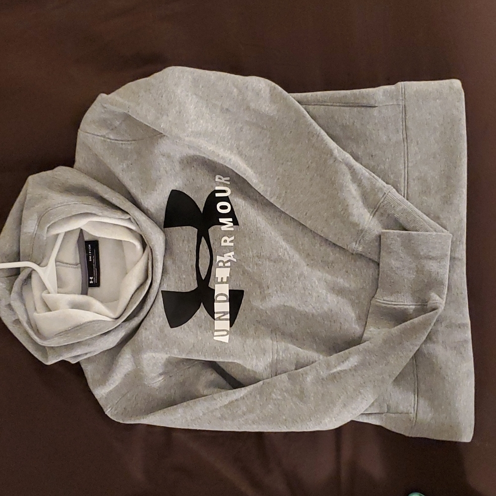 Under Armour Sweatshirt